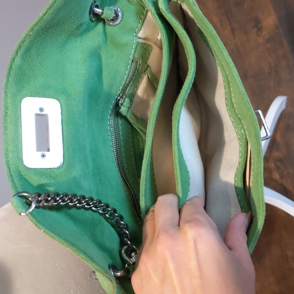 Micheal Kors Green Shoulder Bag - Picture 7 of 9